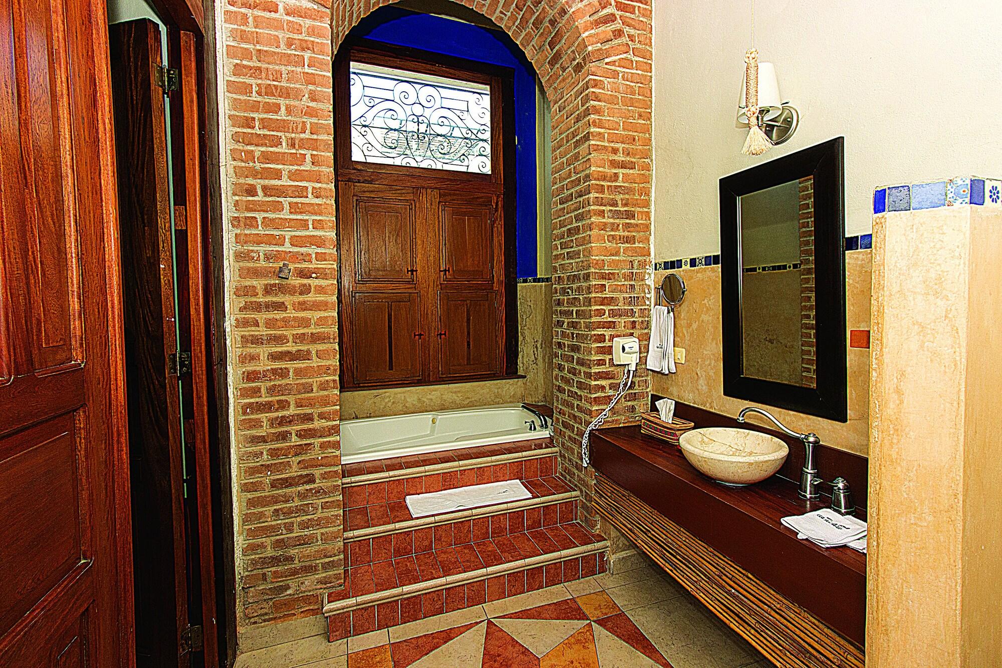 Hotel Boutique Casa San Angel (Adults Only) เมริดา ภายนอก รูปภาพ